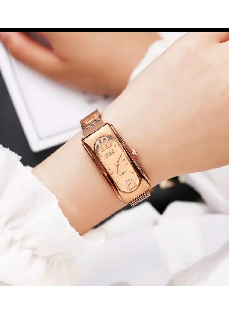 QUARTZ A modern women's watch with a beautiful design  - Image 1