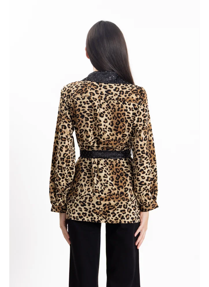 شايبس DETAILED ANIMAL PRINT SATIN SHIRT