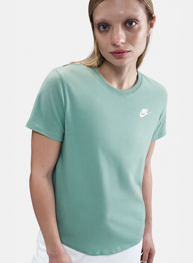 Nike Women’s Nike Sportswear Club Short-Sleeve T-Shirt - Image 3
