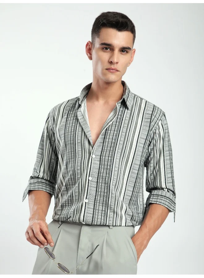بيونغ قميص مخطط باللون الرمادي بطبعة متعددة