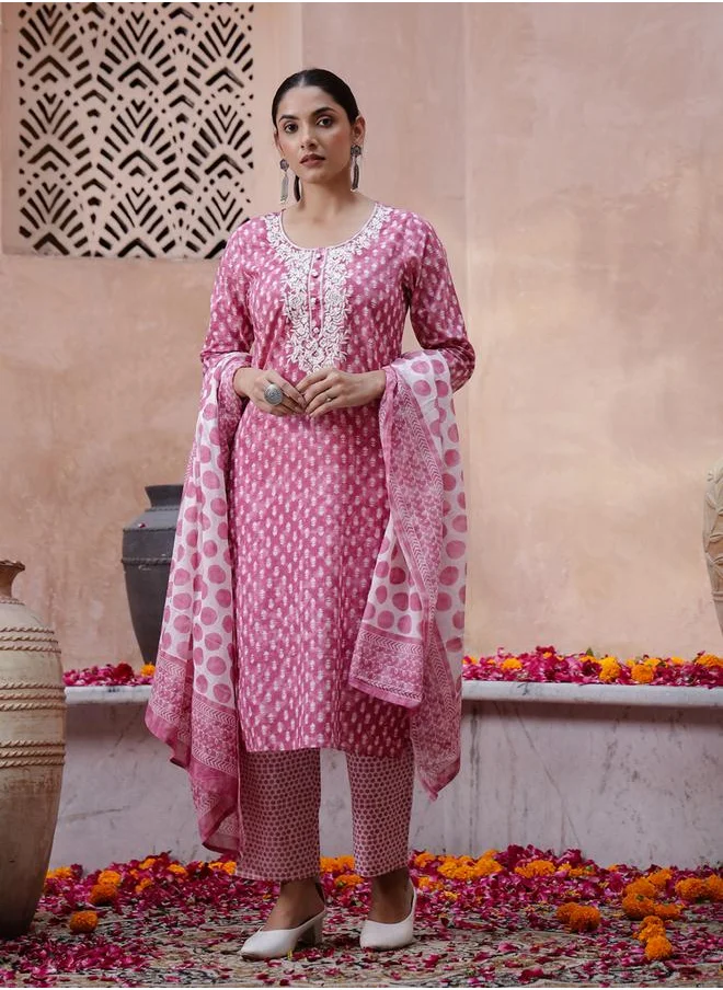 سانسكريتي هومز Sanskrutihomes Floral Printed Round Neck Pure Cotton Kurta and Pants Set