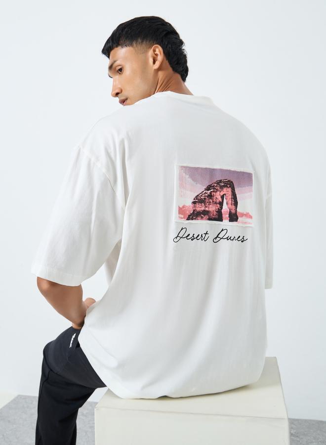 ستايلي تيشيرت بقصة بوكسي وتفاصيل طباعة - Image 1