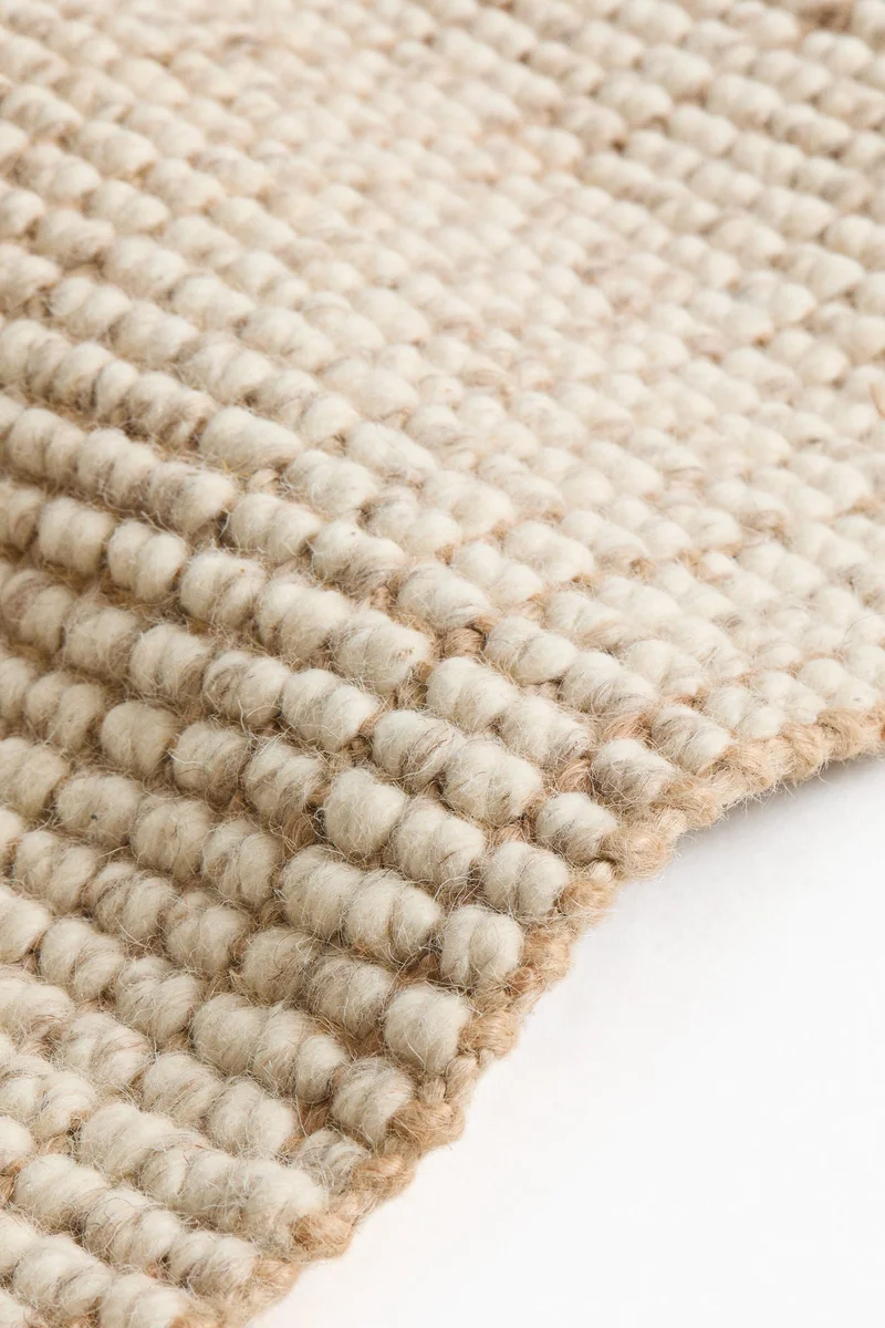 اتش اند ام سجادة طويلة من البوكليه ومزيج الصوف