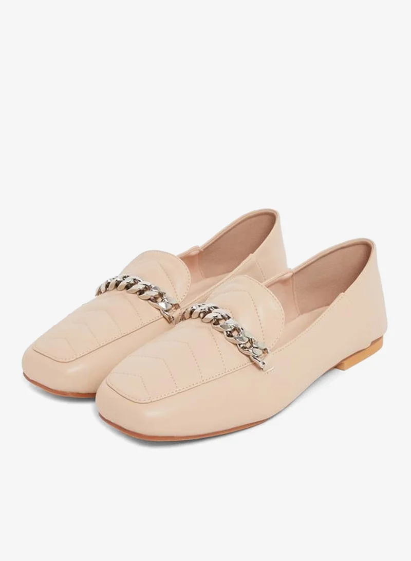 Styli Styli Quilted Chain Trim Casual Shoes