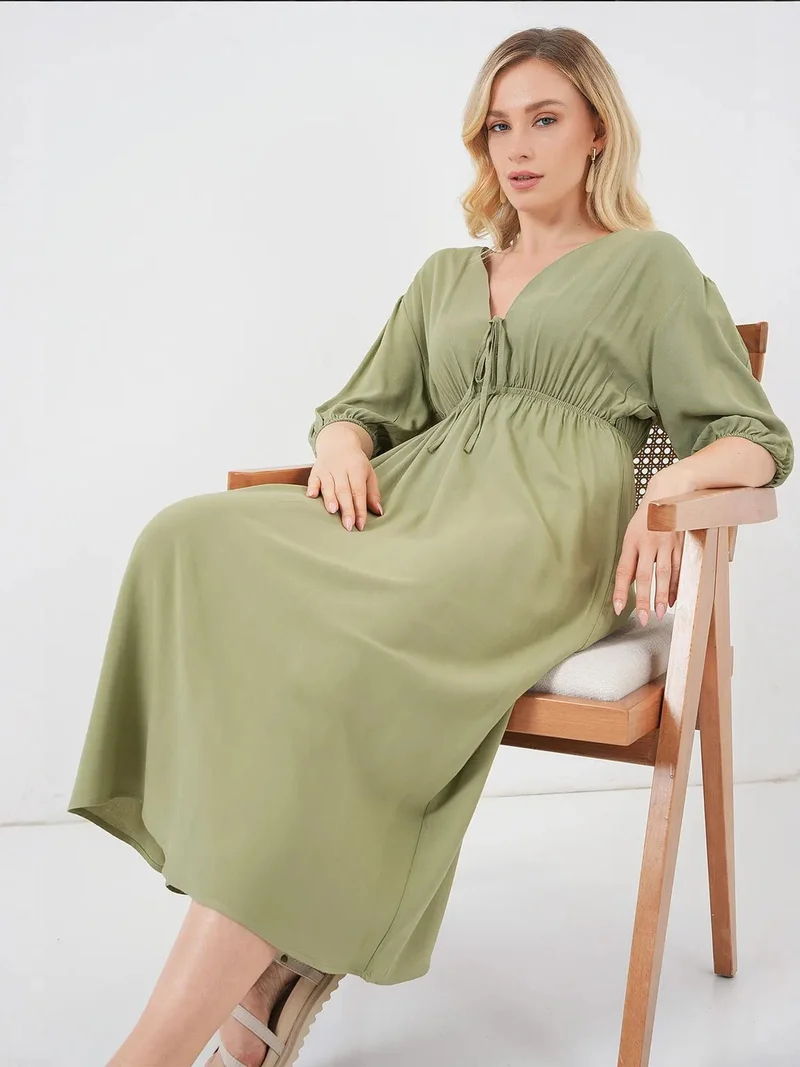 بيغ دارت فستان ميدي بقصة  وفتحة رقبة على شكل  وتفاصيل ربط