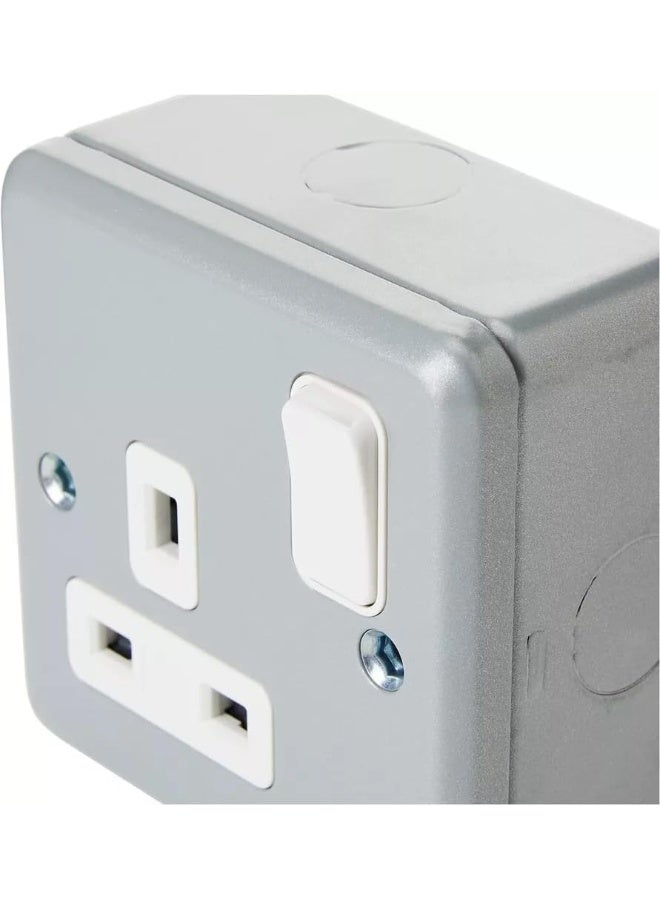 melfi Metal Clade Electrical Wall Switch: Epoxy Gray Powder Coated For Enhanced Durability - Image 3