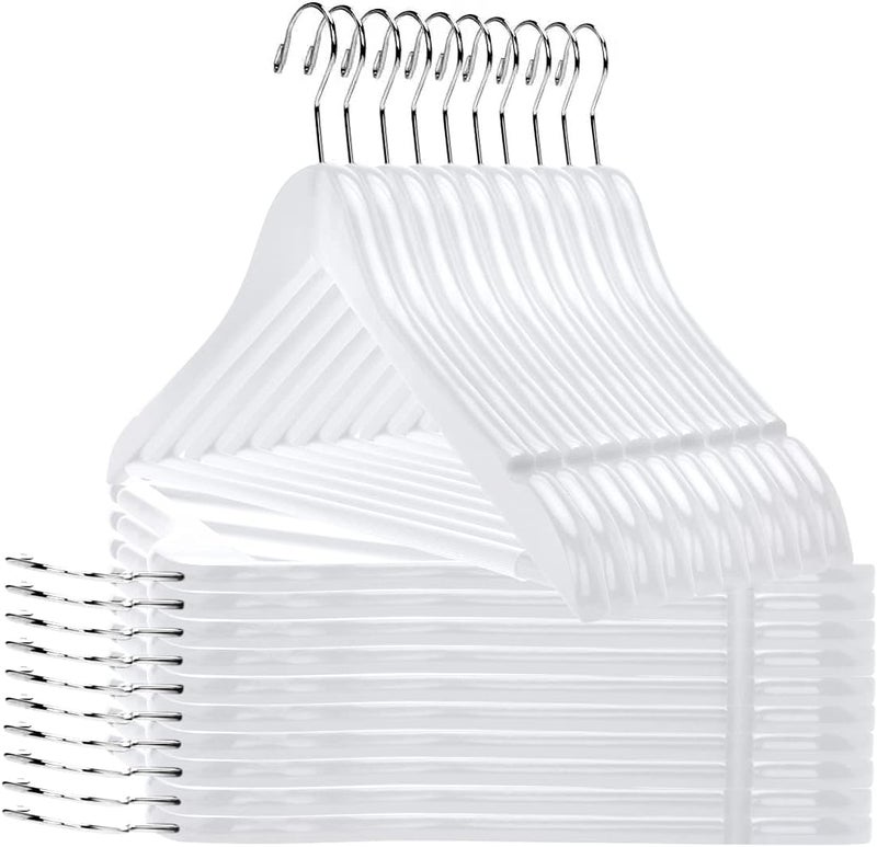 Quality Hangers شماعات خشبية عالية الجودة - طقم شماعات مقوسة قليلاً - شماعات معاطف من الخشب الصلب بخطافات كرومية أنيقة - شماعات متينة للملابس، والسترات، والقمصان، والسراويل، والبدلات (لون طبيعي، 10 قطع) - Image 1