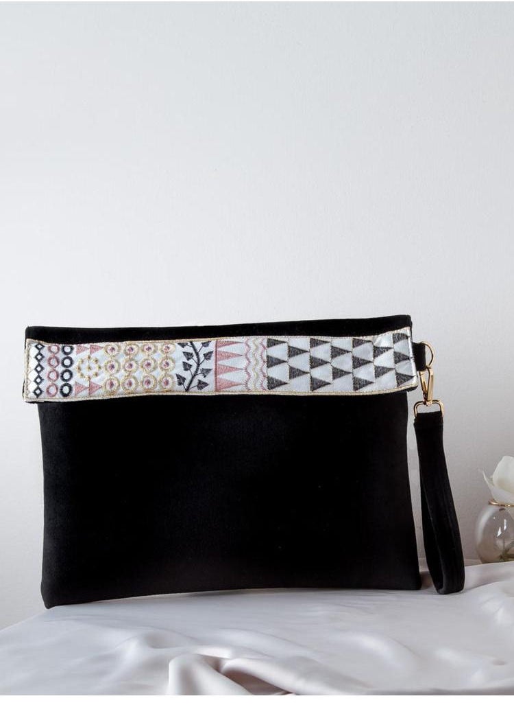Generic - Ornate pouch - Image 1