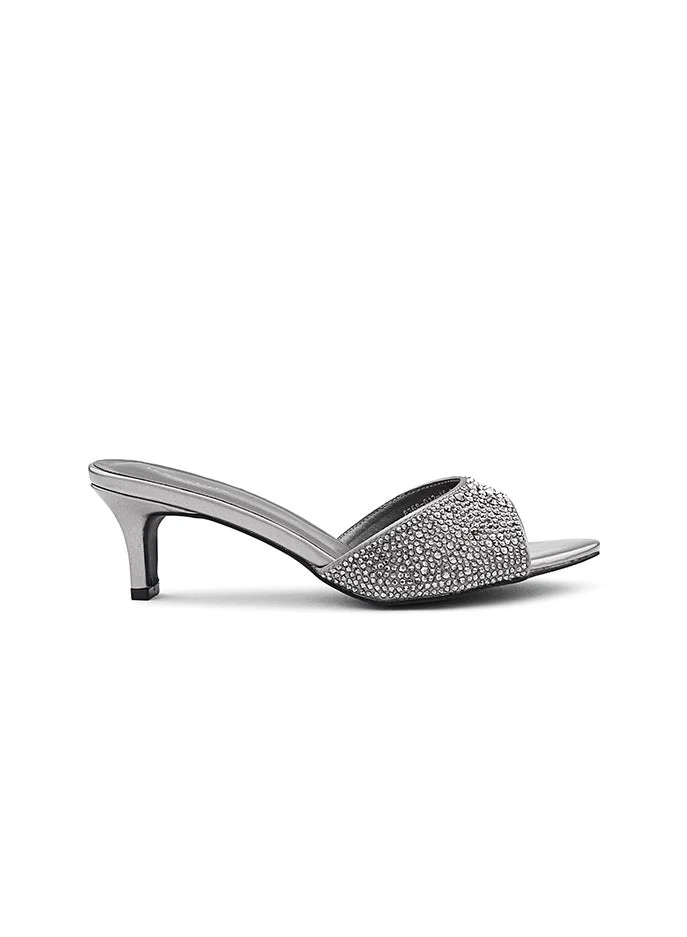 أيقون Women's slipper with a comfortable low heel.