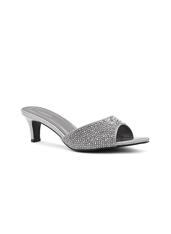 أيقون Women's slipper with a comfortable low heel.