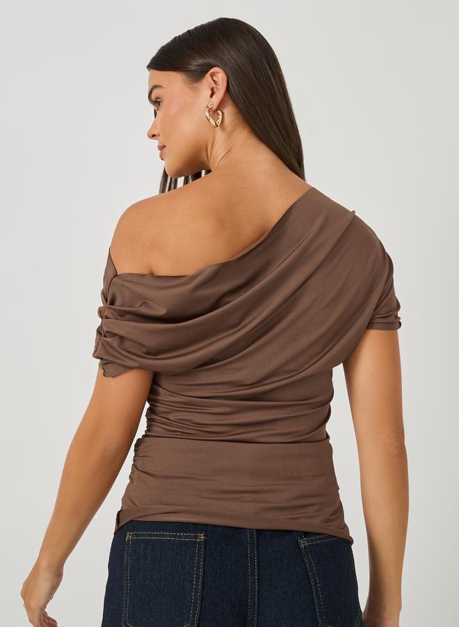 ستايلي بلوزة محبوكة بأكمام قصيرة وياقة غير متماثلة - Image 4