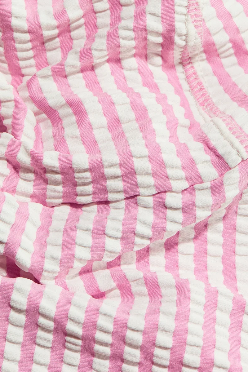 H&M UPF 50 seersucker sun cap