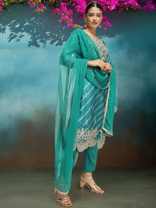 ISHIN Women'S Green Nylon Blend Embellished Tunic Full Length Pleat Front Straight Fit Kurta Set
