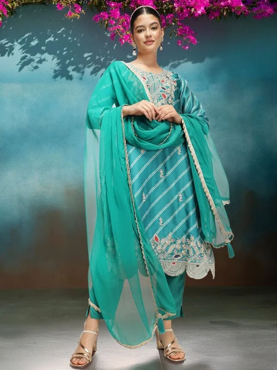 ISHIN Women'S Green Nylon Blend Embellished Tunic Full Length Pleat Front Straight Fit Kurta Set
