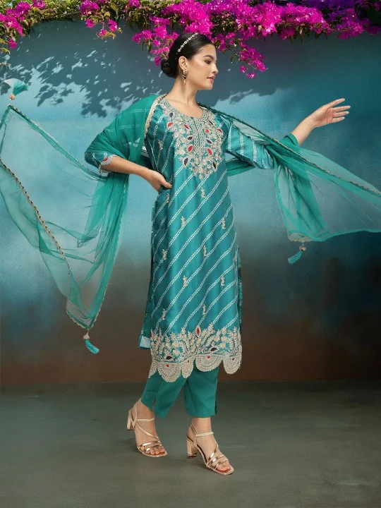ISHIN Women'S Green Nylon Blend Embellished Tunic Full Length Pleat Front Straight Fit Kurta Set