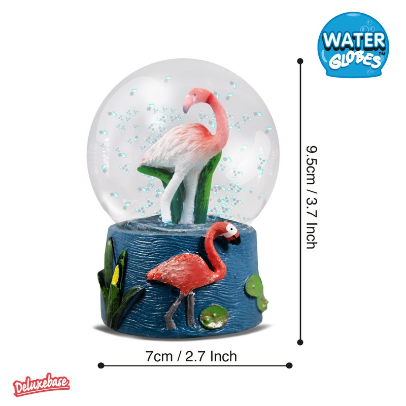  ديلوكس بايز كرة الماء - فلامنغو من Deluxebase. ثلج غلوب ديكور الحيوانات مع التماثيل فلامنغو. Glass Glitter Globe مع تماثيل الراتنج وقاعدة مصبوب. ديكورات منزلية ديكور الجدة وهدايا فلامنغو. - Image 2
