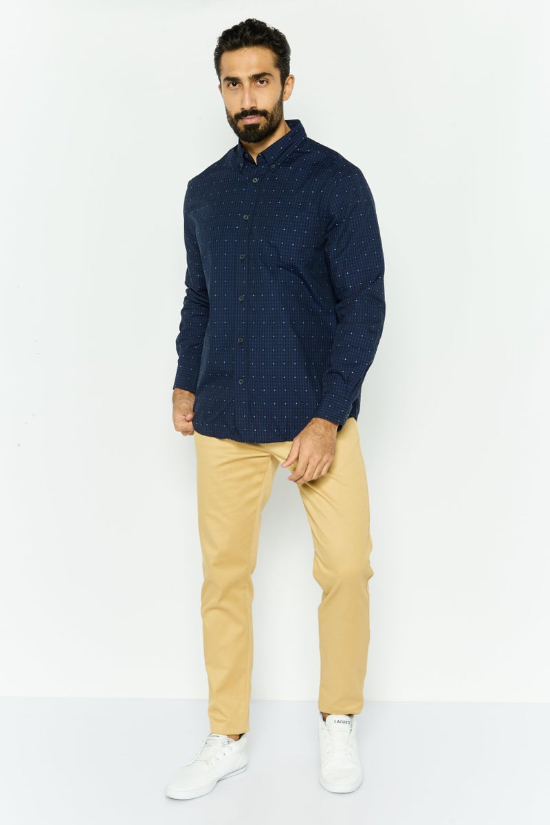 Chaps قميص رجالي عادي بأكمام طويلة وطباعة شاملة، مجموعة ألوان بحرية - Image 3