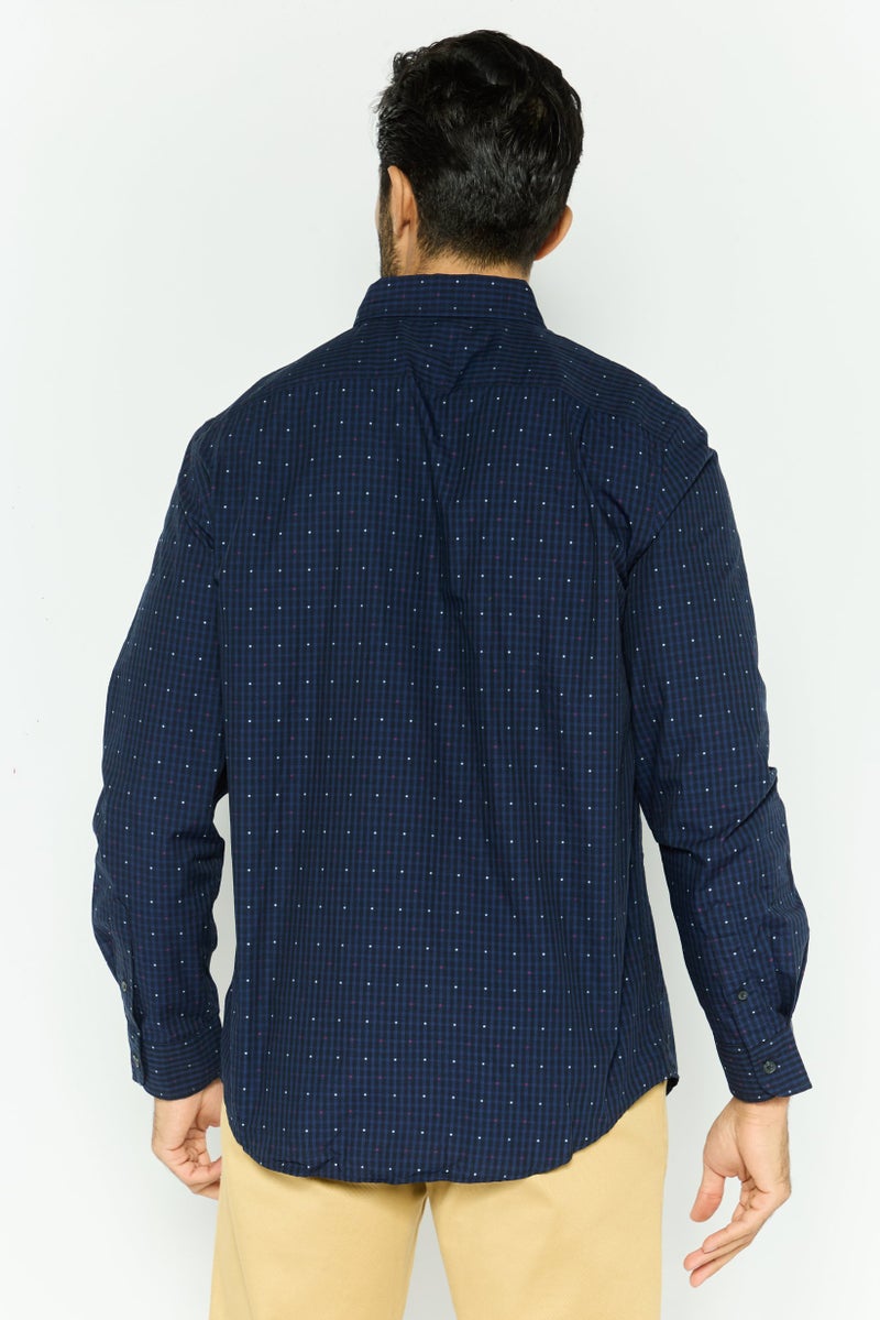 Chaps قميص رجالي عادي بأكمام طويلة وطباعة شاملة، مجموعة ألوان بحرية - Image 4