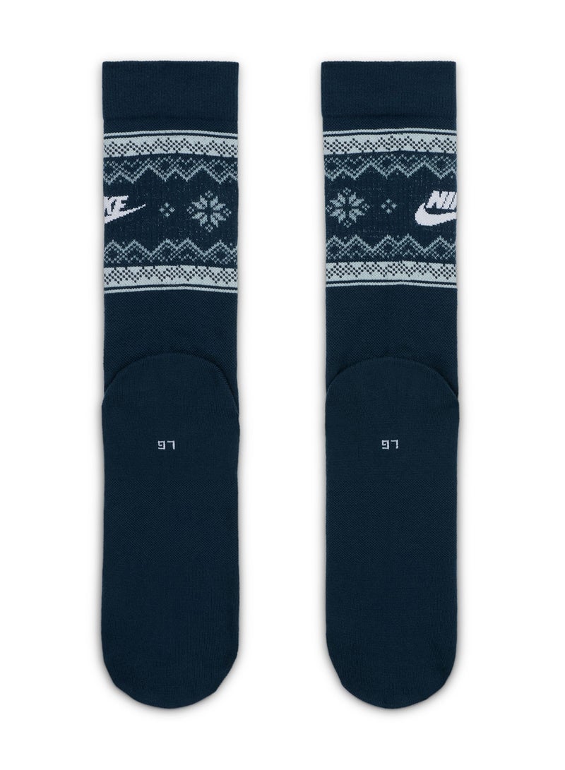 Nike جوارب نايك اليومية الأساسية بتصميم فير آيل - Image 3