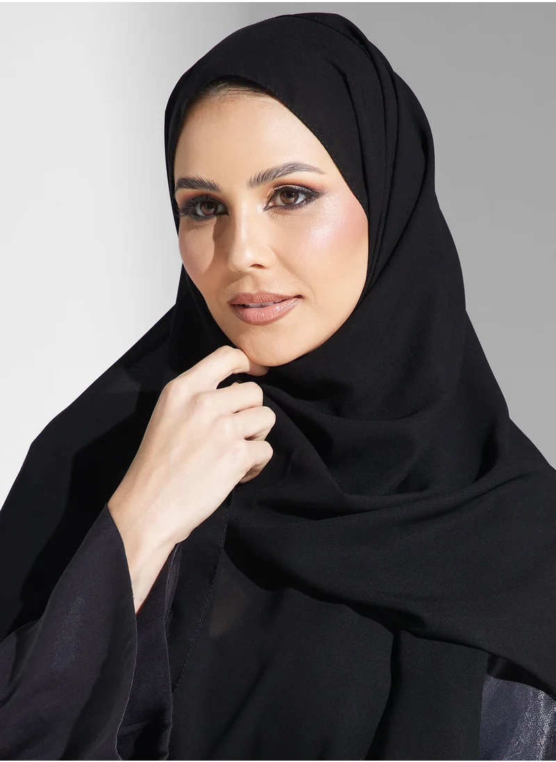 هيا كلوزيت عباية مزخرفة مفتوحة من الأمام