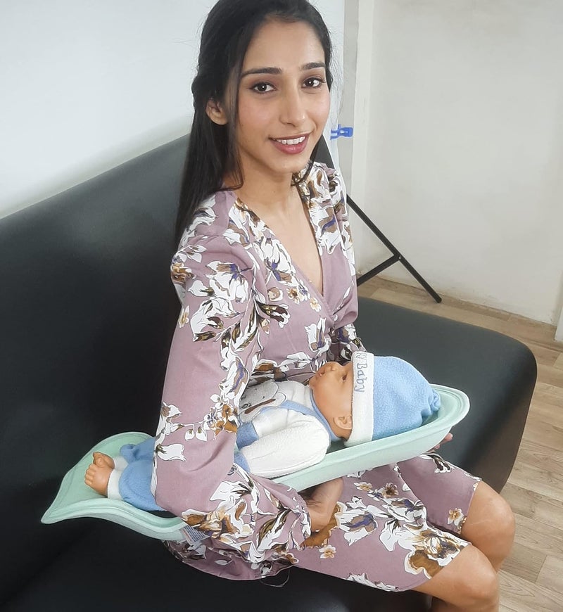 HOOPA وسادة تغذية هووبا باللون الأخضر | 2 في 1 | وسادة للرضاعة | حاملة للرضع | حاملة للمولود الجديد | وسادة للرضاعة | حاملة للأطفال المائلين - Image 3