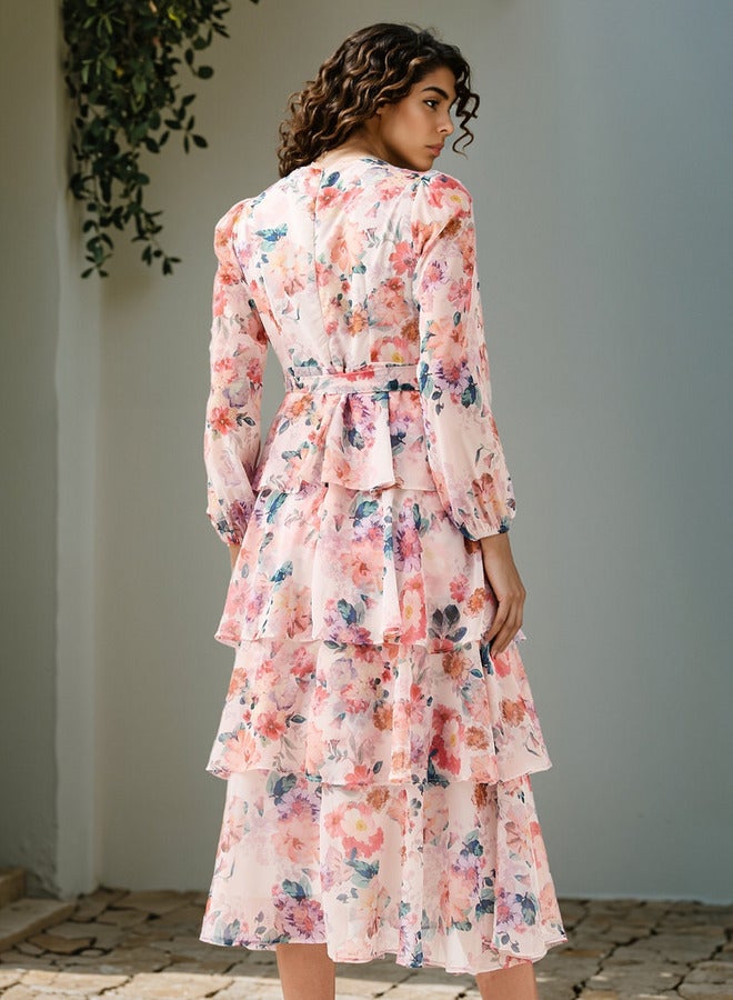 تواكستريمز فستان بطبعات زهور متعدد الطبقات مع تفاصيل دانتيل وشريط - Image 3