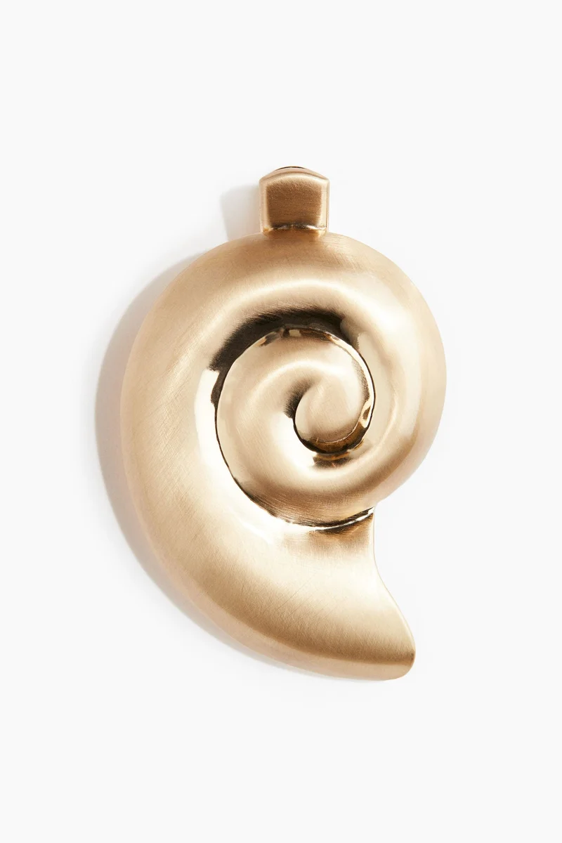 H&M Seashell-shaped hair clip