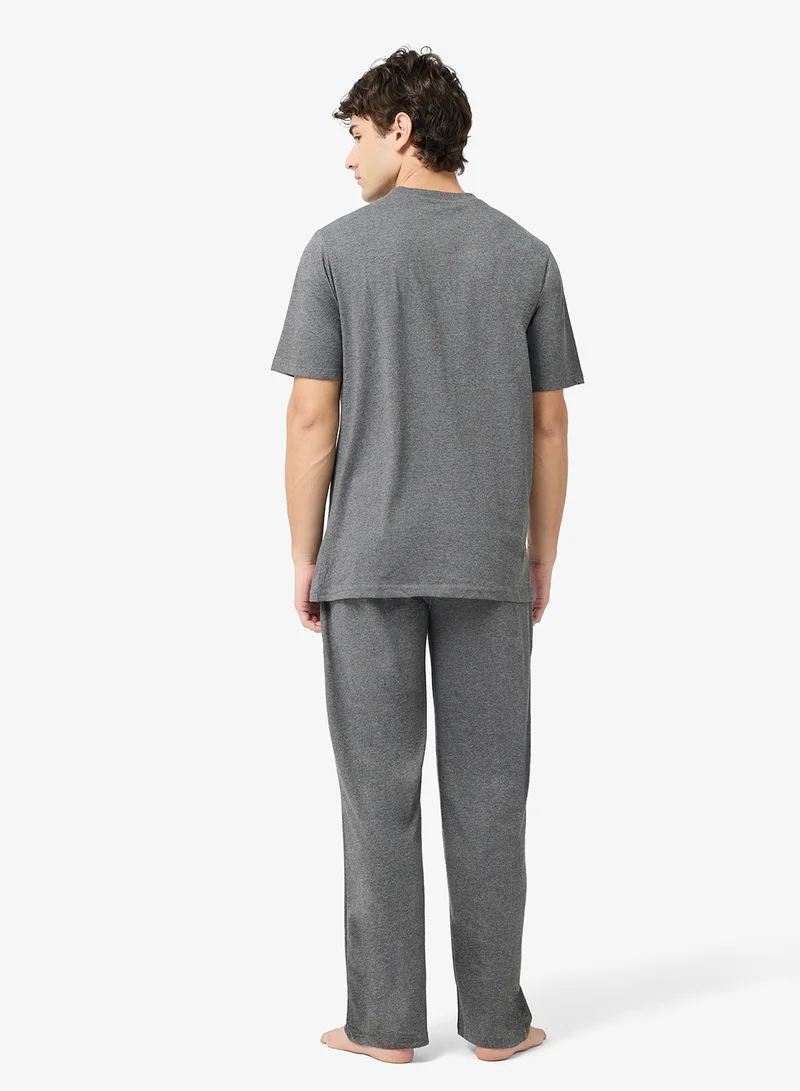 سفنتي فايف طقم بيجامة تي شيرت وبنطلون