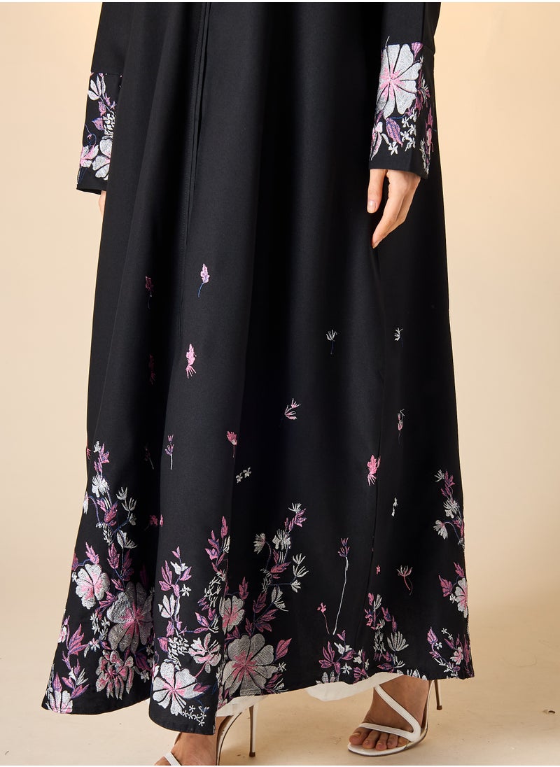 هدية المدينة  - HM - عباية سوداء مطرزة مع حجاب - Image 1