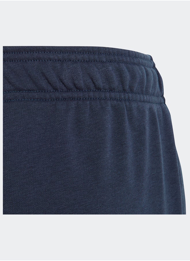 Adidas بنطال رياضي قطني بشعار كبير وقصة عادية من Essentials  - Image 5