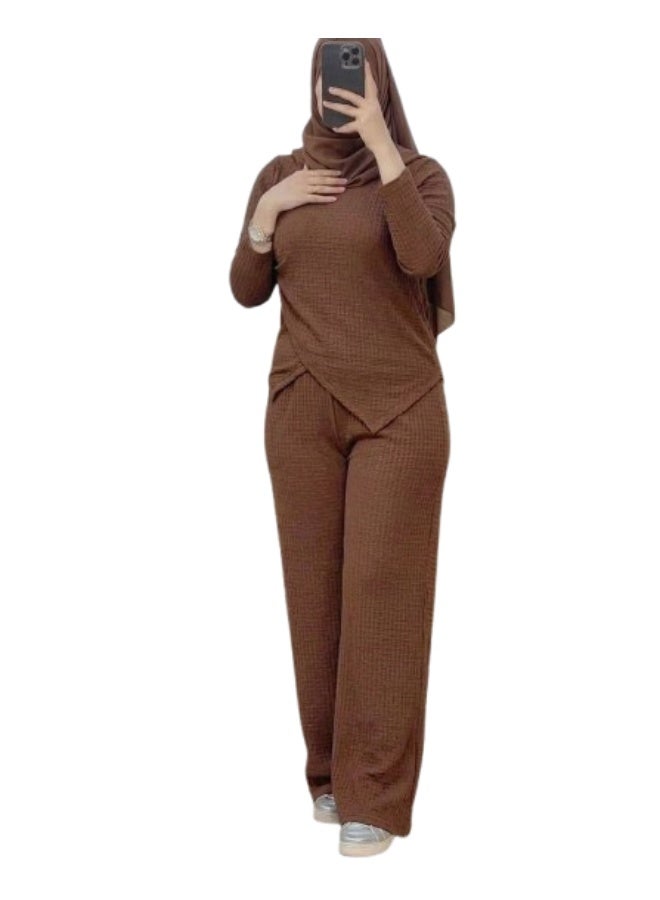 Women's Two-Piece Casual Suit, Elegant Style, Soft Turkish Jacquard Fabric. Includes a modern cut blouse and wide-leg pants. One size fits up to 70kg. Brown, Code 802. - Image 1
