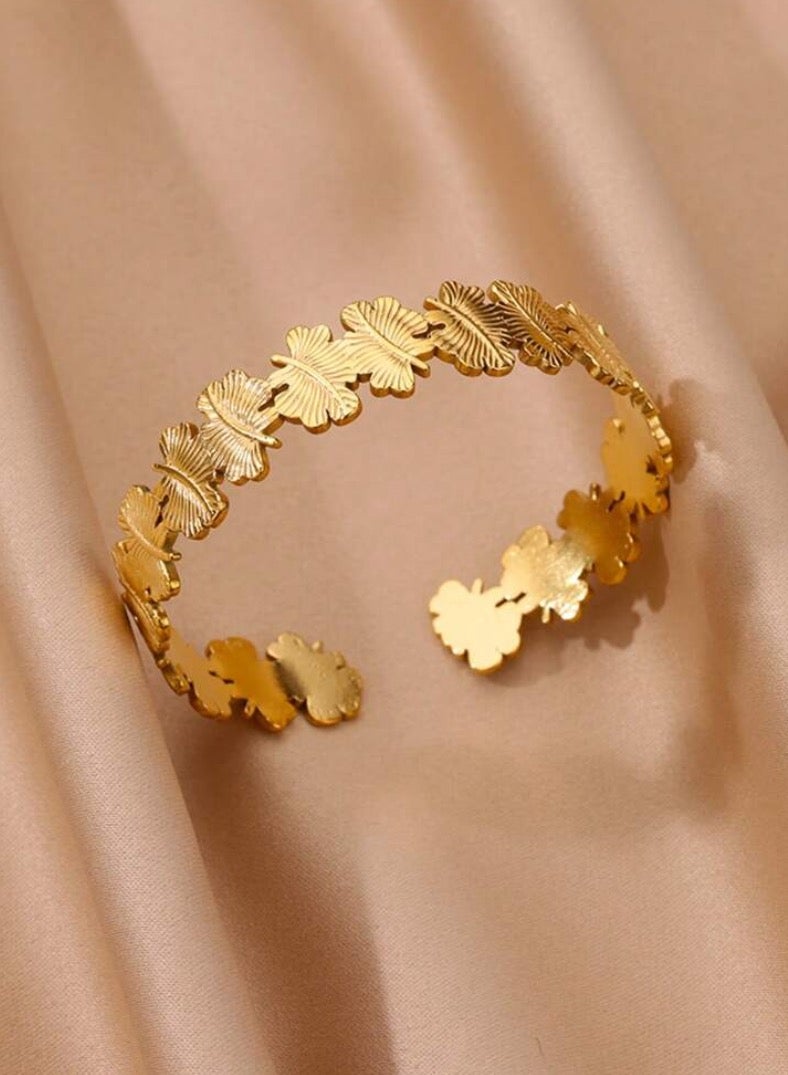 إيكوال اسوارة نسائية أنيقة وعالية الجودة مصنوعة من الاستانلس ستيل مطلية باللون الذهبي - Image 3