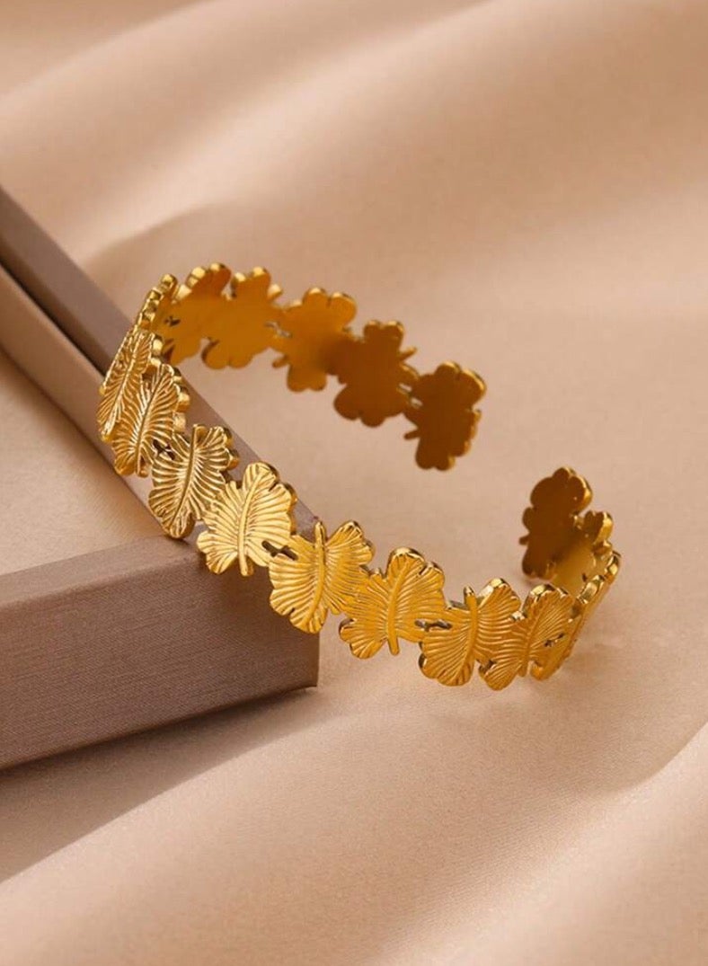 إيكوال اسوارة نسائية أنيقة وعالية الجودة مصنوعة من الاستانلس ستيل مطلية باللون الذهبي - Image 1