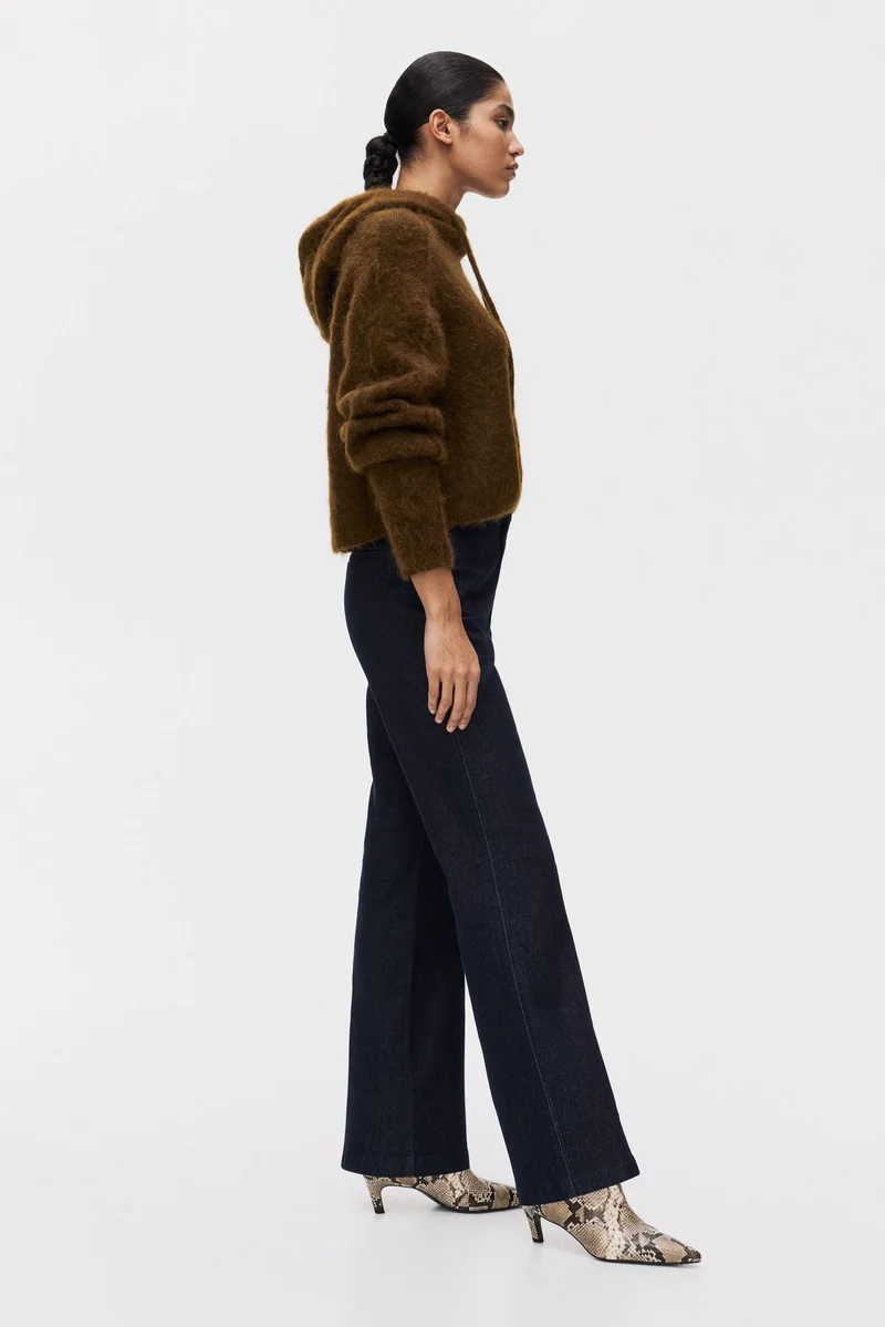 اتش اند ام جينز بقصة حافة واسعة وخصر عالي