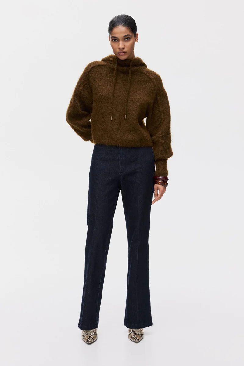 اتش اند ام جينز بقصة حافة واسعة وخصر عالي