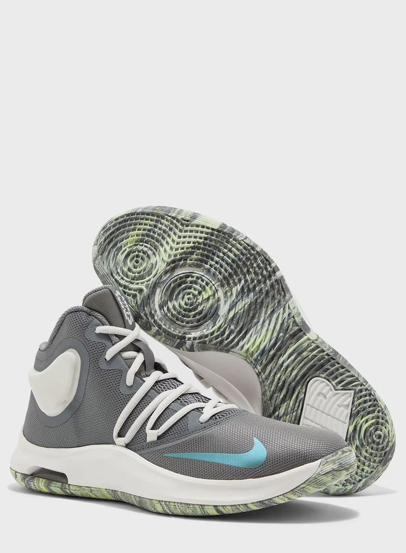 Nike Air Versitile IV