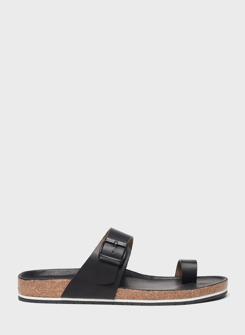 Le Confort Toe Ring Sandals