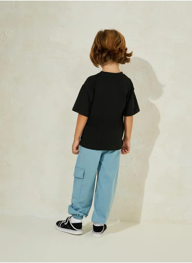ستايلي Letter Print T-Shirt & Cargo Joggers Set