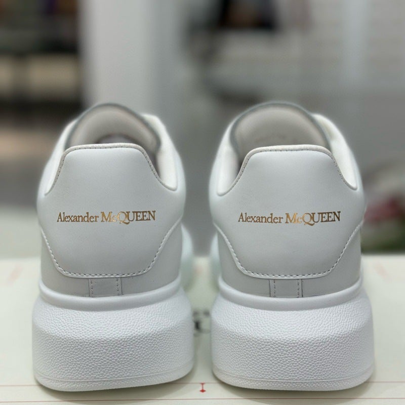 Putian Flat-Soled New Mcqueen Style Men''s and Women''s White Shoes, Thick-Soled Height-Increasing Platform Shoes, Versatile Casual Sneakers for Couples - Image 5