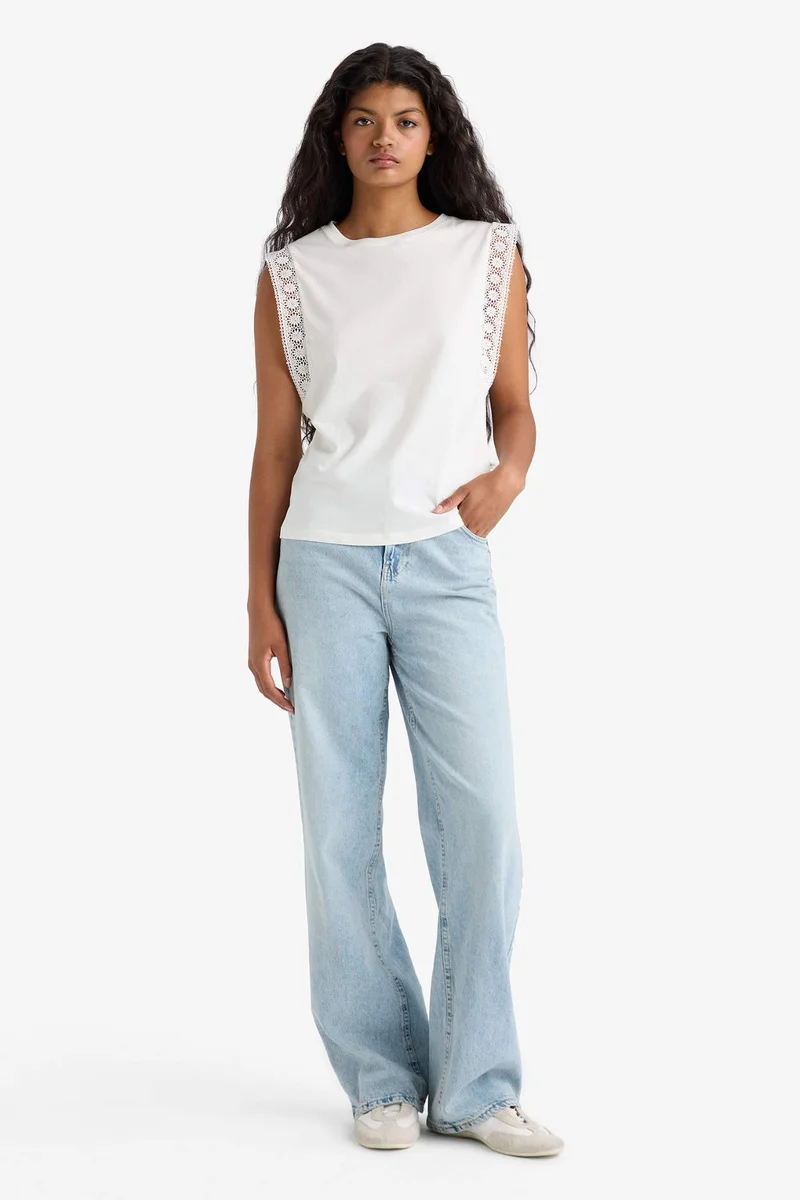 ديفاكتو Regular Fit Crew Neck Embroidered Detailed Cotton Tank Top