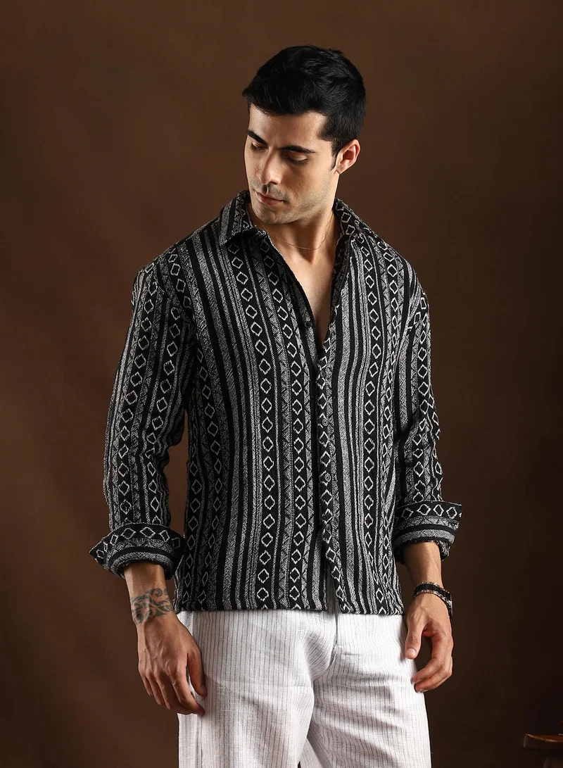 Campus Sutra Campus Sutra Men's Onyx Black Folk-Weave Shirt For Casual Wear | Mid-Rise | Regular Fit | Button Closure | Shirt Crafted With Comfort Fit For Everyday Wear