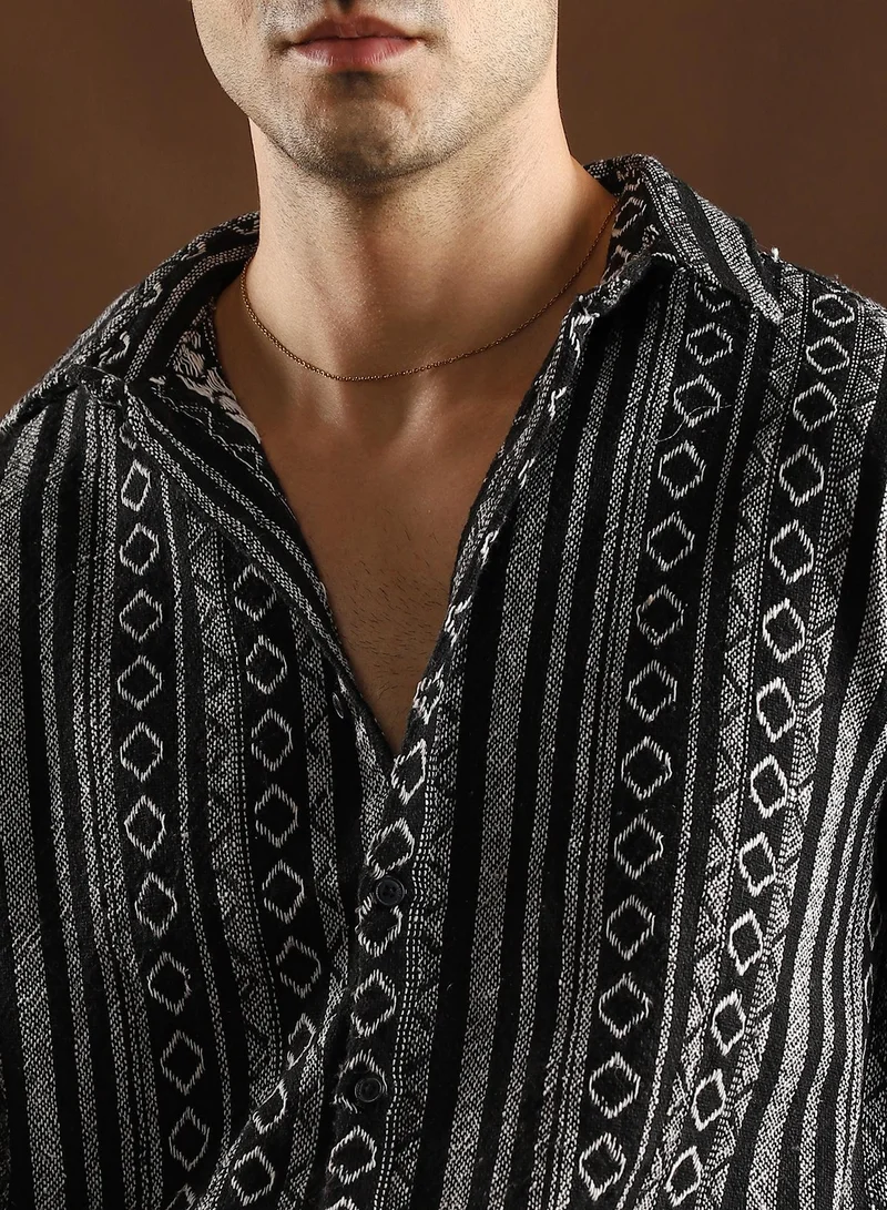 Campus Sutra Campus Sutra Men's Onyx Black Folk-Weave Shirt For Casual Wear | Mid-Rise | Regular Fit | Button Closure | Shirt Crafted With Comfort Fit For Everyday Wear