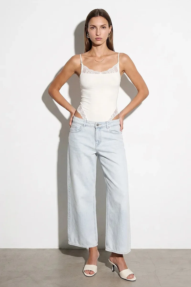 DILVIN Lace Sleeveless Slim-fit Bodysuit Blouse