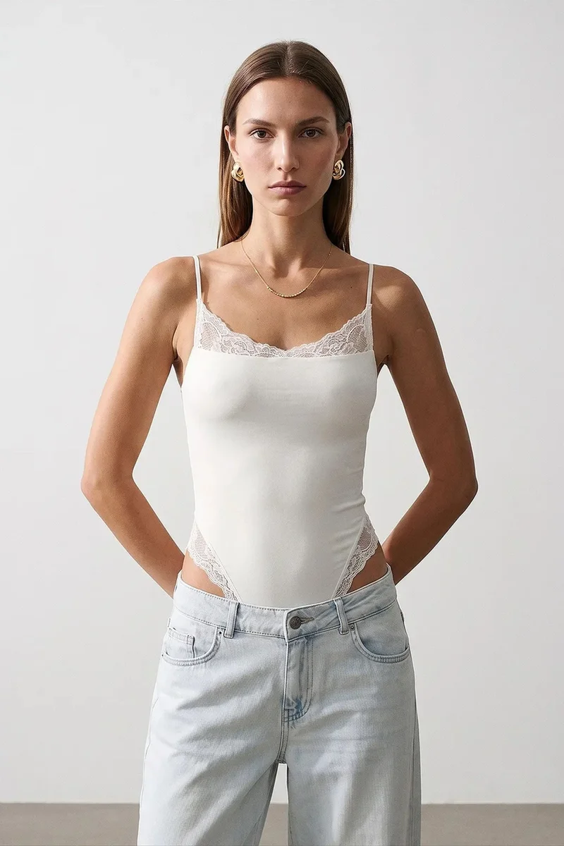 Dilvin White DILVIN Lace Sleeveless Slim-fit Bodysuit Blouse for Women | Best Price UAE
