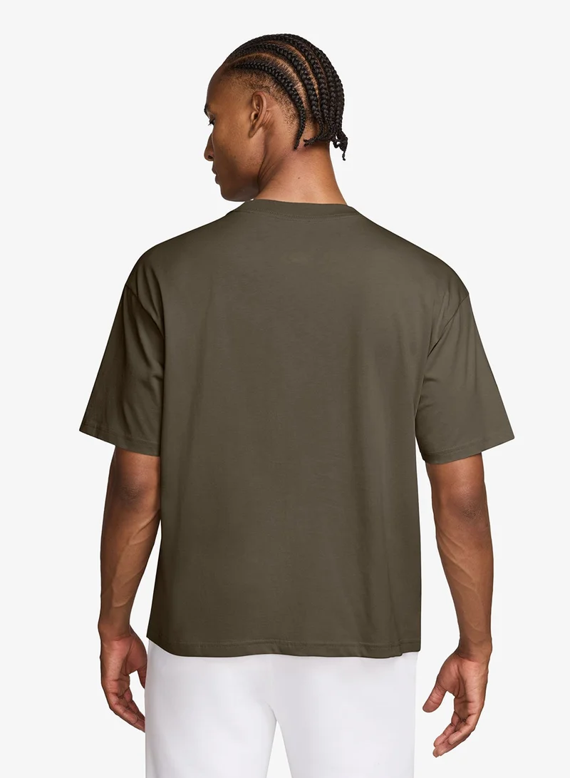 نايكي تيشيرت أساسي واسع