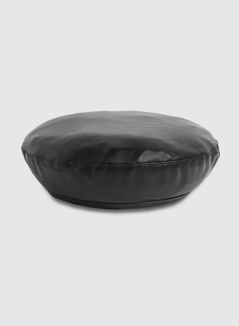 Haute Sauce Flat Grain Beret Hat - Black