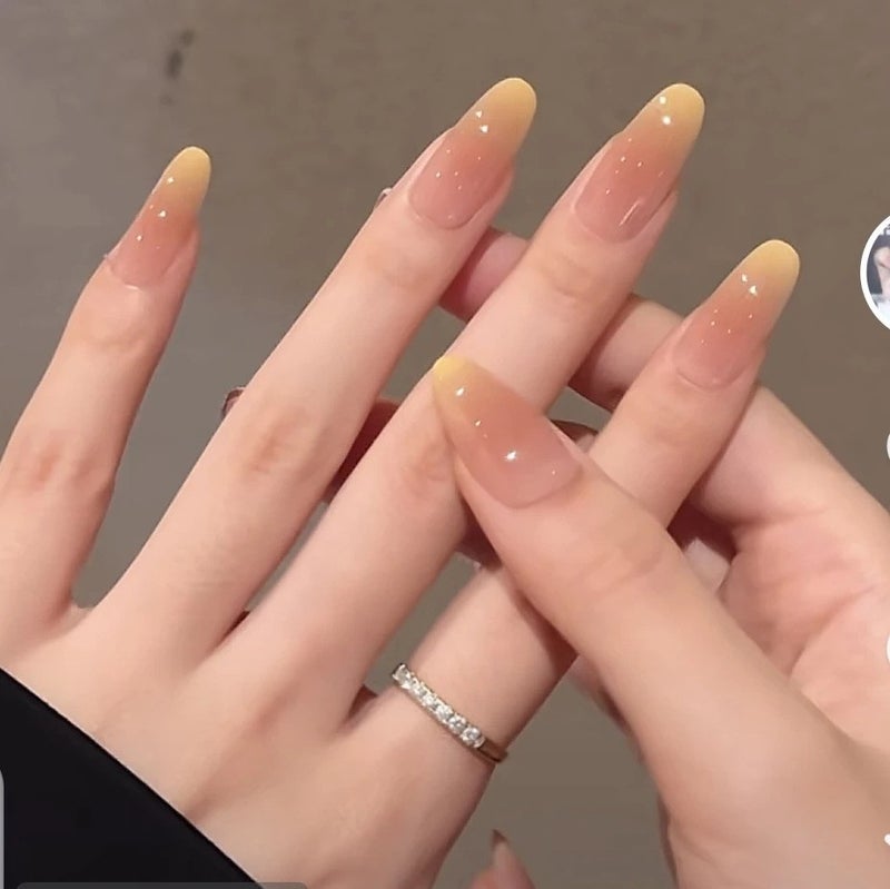 【Yangzhi Ganlu】Handmade Manicure Wearable Nails Medium Oval Gradient Cream Short Oval Advanced Pure Desire Fake Nails - Image 4