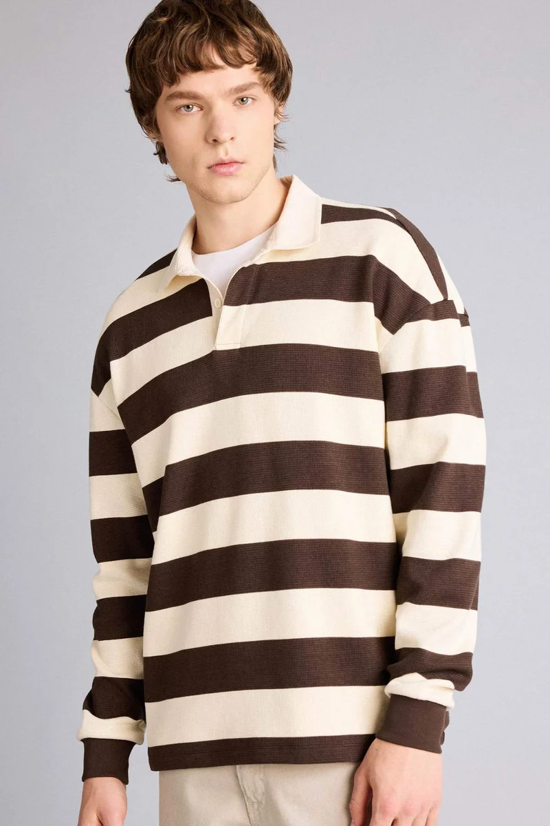 ديفاكتو Boxy Fit Long Sleeve Sweatshirt