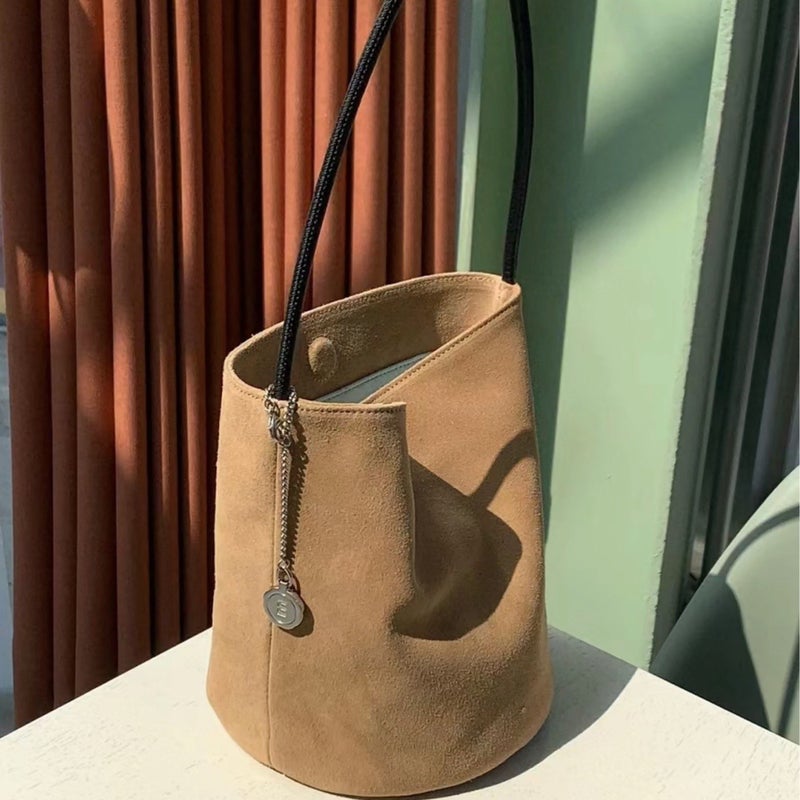 Minmute Women's Soft Leather Bucket Bag - Image 2