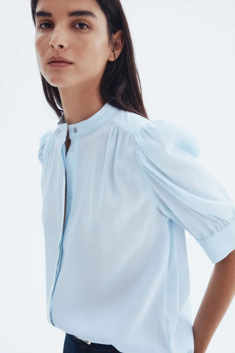 اتش اند ام بلوزة بأكمام منفوخة